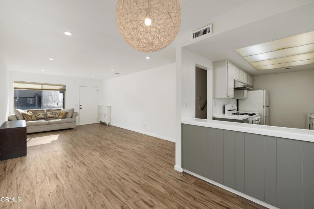 4181 Walnut Grove Avenue