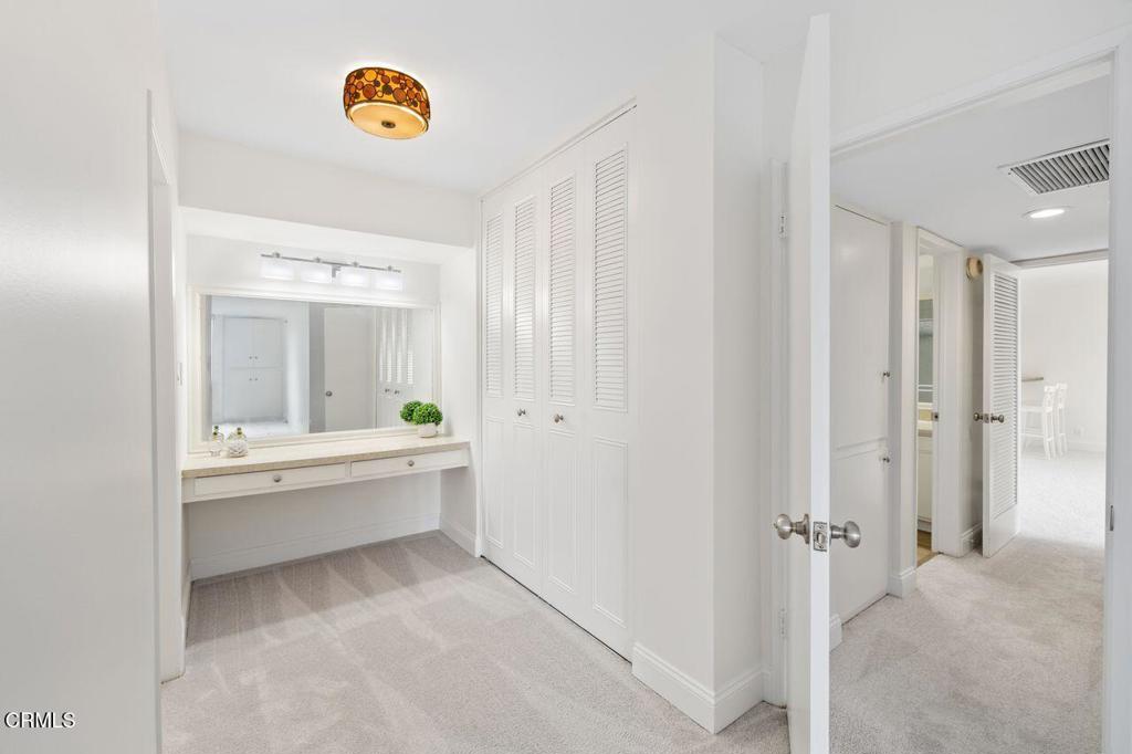 5411 Tyrone Avenue 202