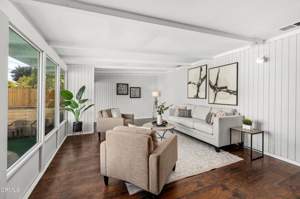 1100 S Stoneman Avenue