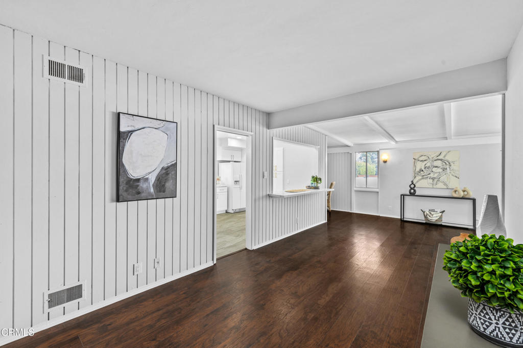 1100 S Stoneman Avenue