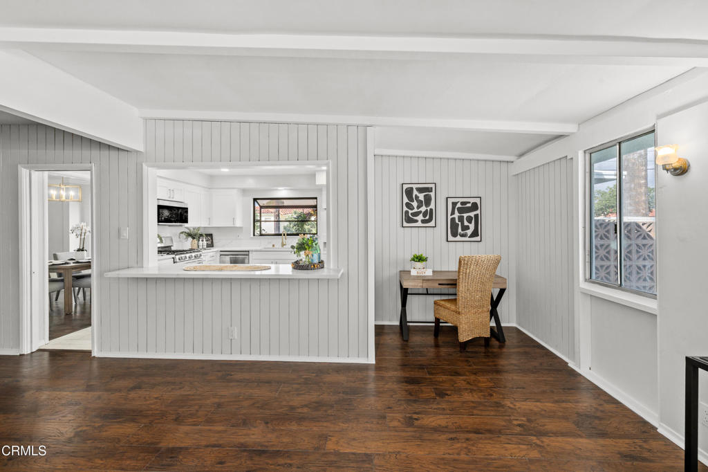 1100 S Stoneman Avenue