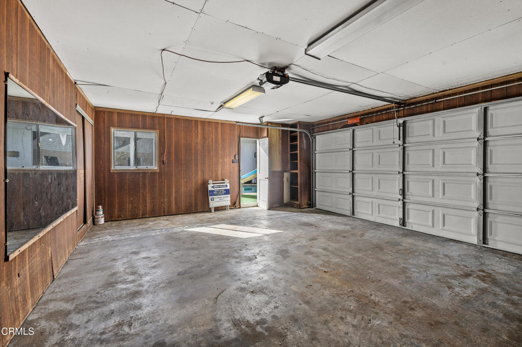 1100 S Stoneman Avenue