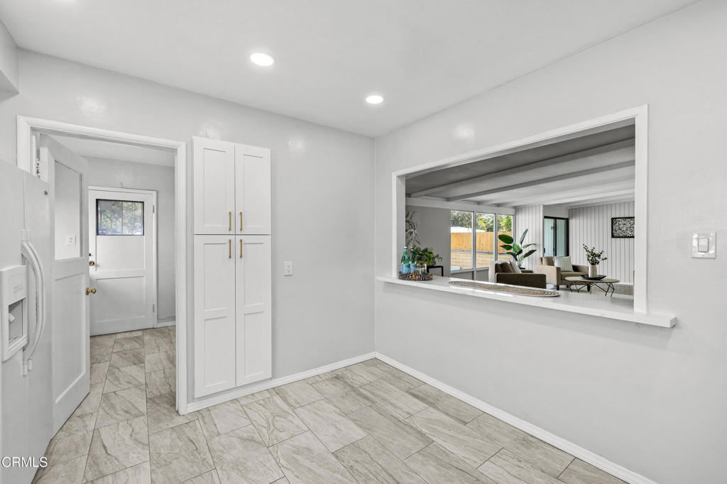 1100 S Stoneman Avenue