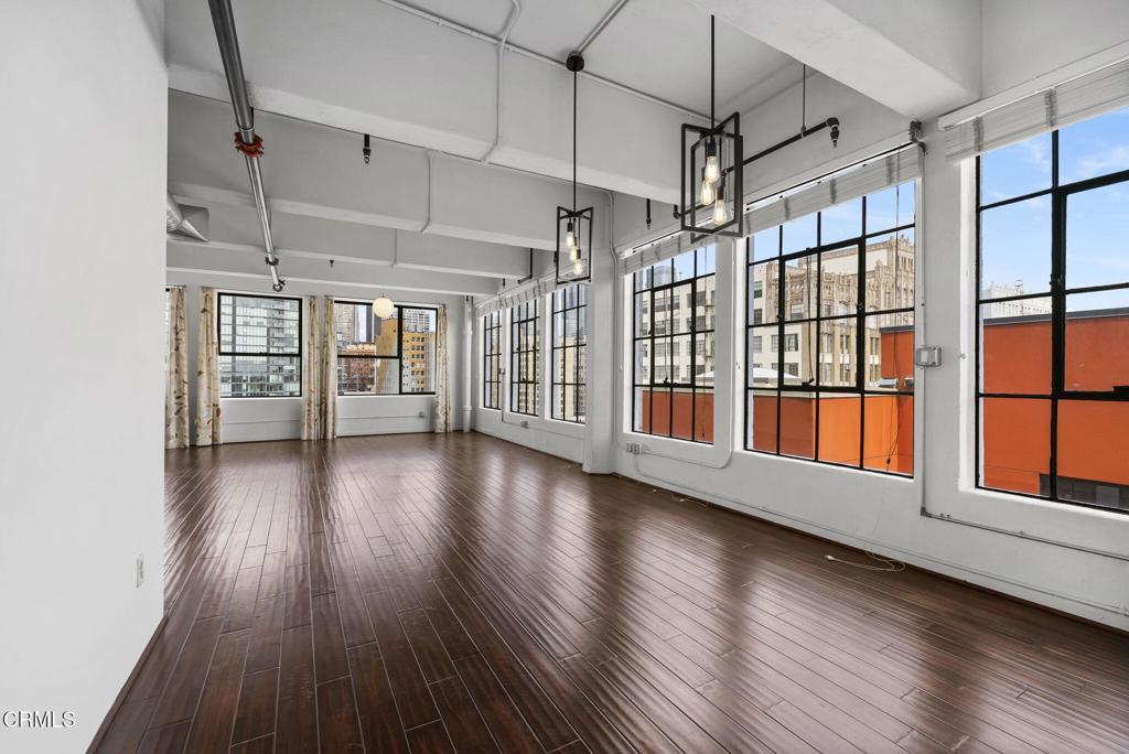 746 S Los Angeles Street 1001