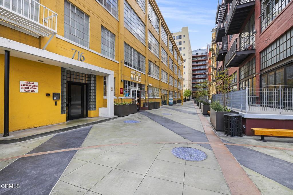 746 S Los Angeles Street 1001
