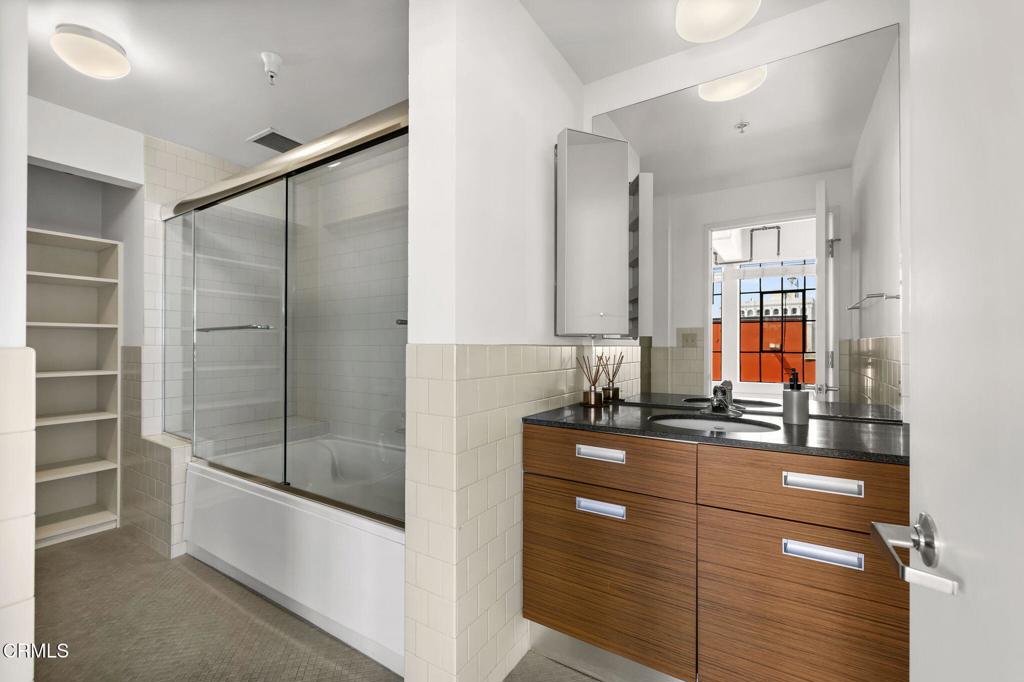 746 S Los Angeles Street 1001