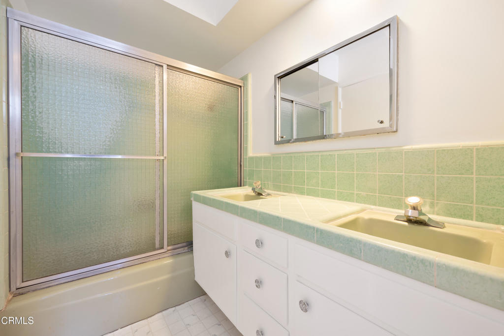 3556 Canyon Crest Road