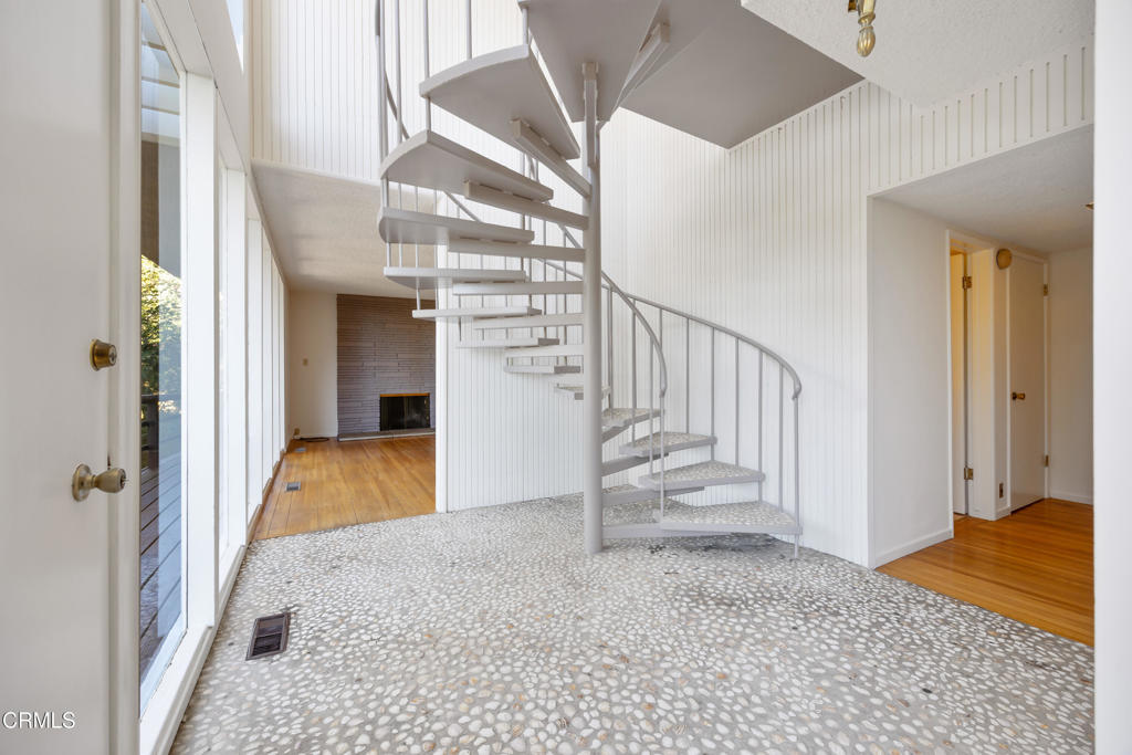 3556 Canyon Crest Road