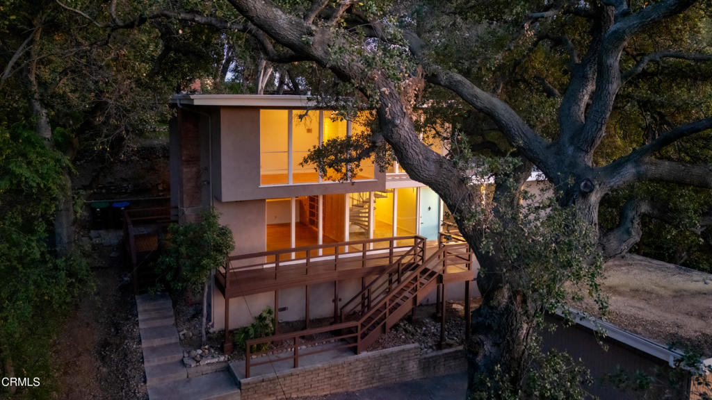 3556 Canyon Crest Road