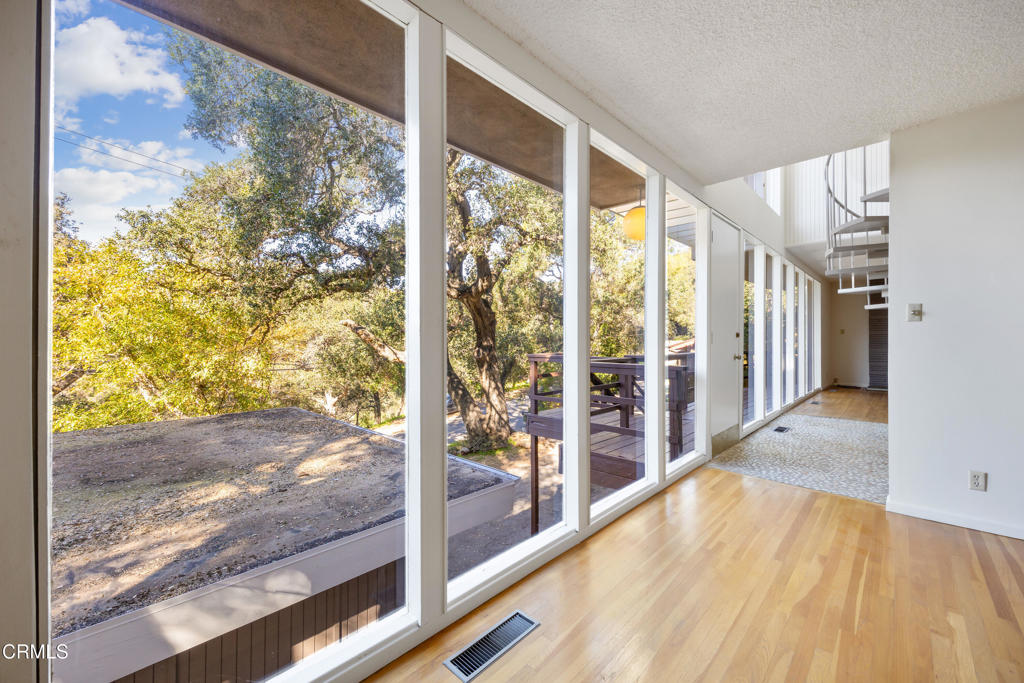 3556 Canyon Crest Road