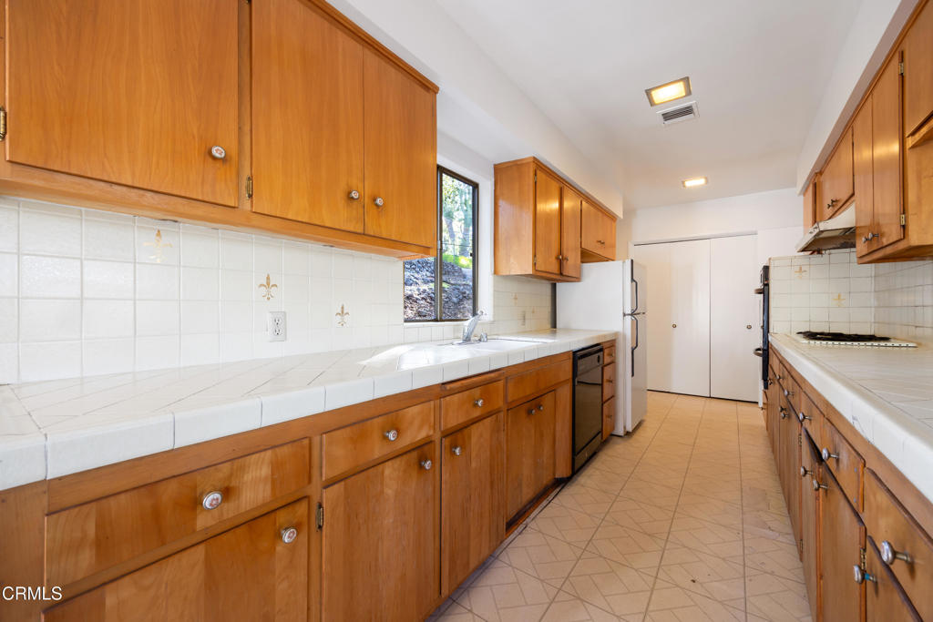 3556 Canyon Crest Road