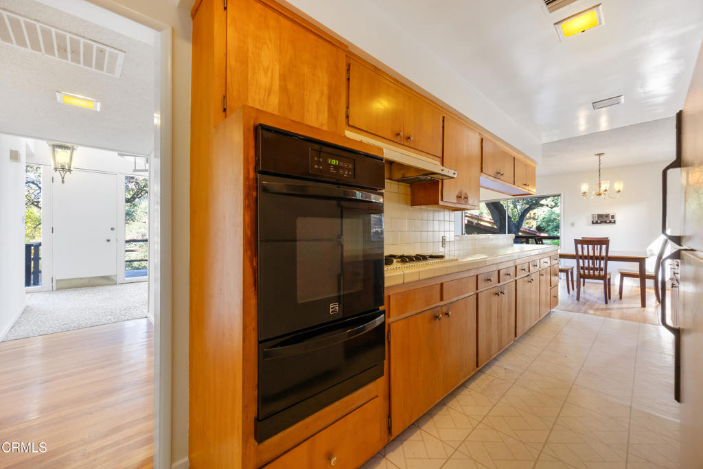 3556 Canyon Crest Road