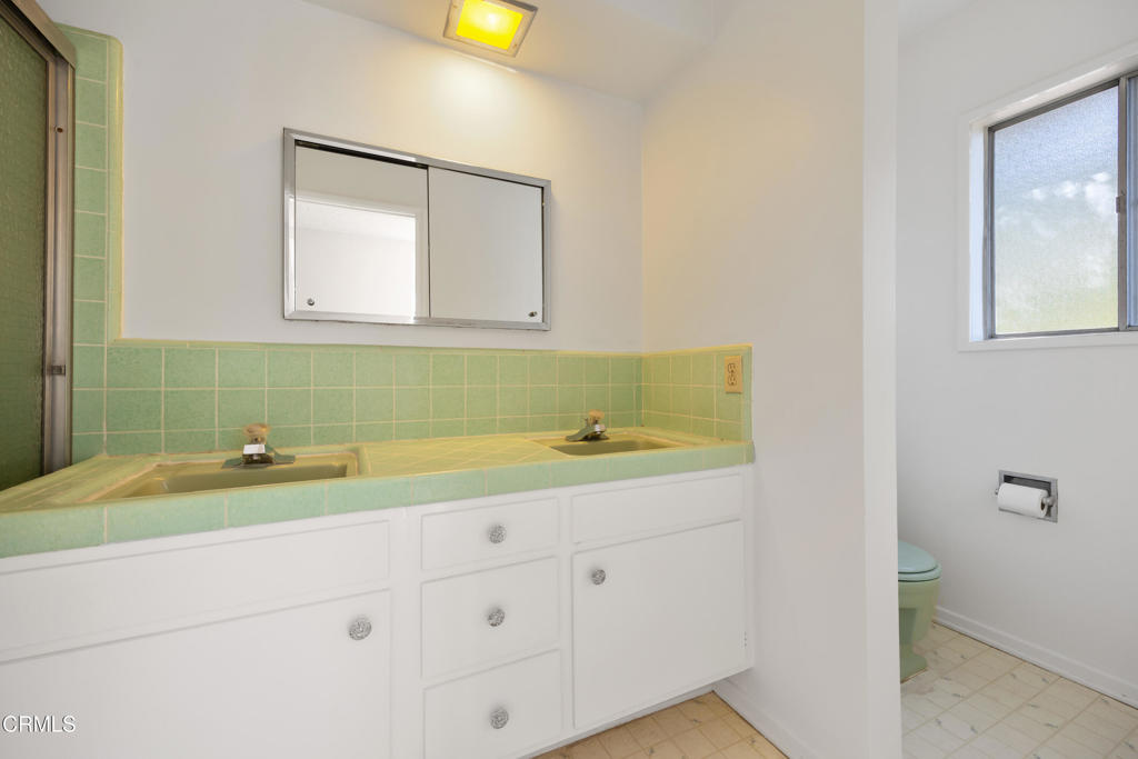 3556 Canyon Crest Road