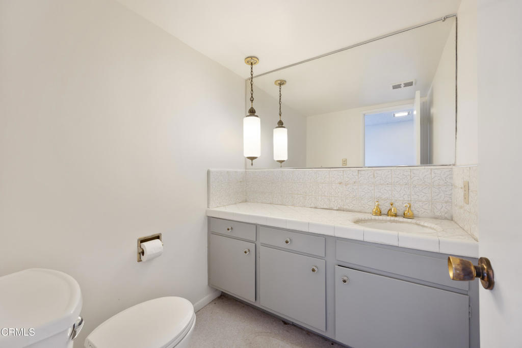 3556 Canyon Crest Road