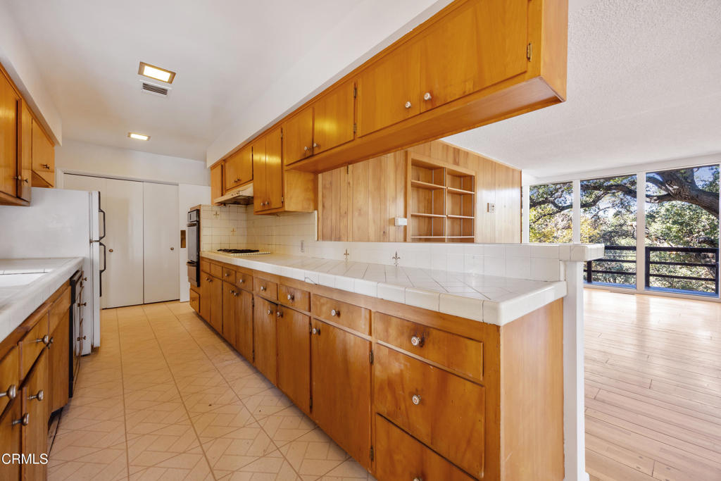 3556 Canyon Crest Road