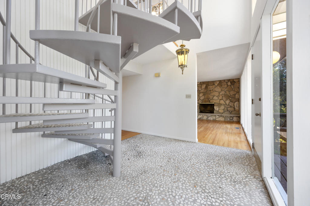 3556 Canyon Crest Road