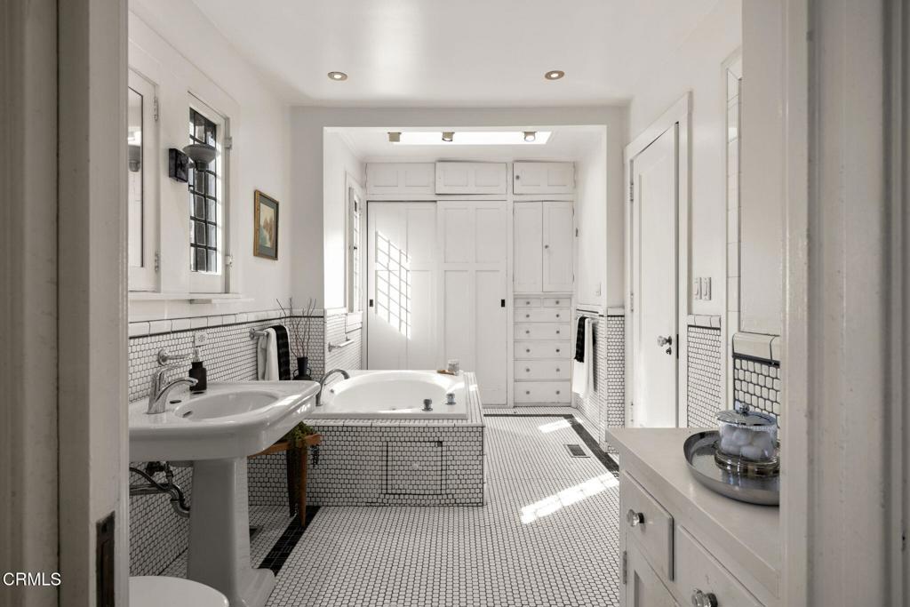 1305 Garfield Avenue