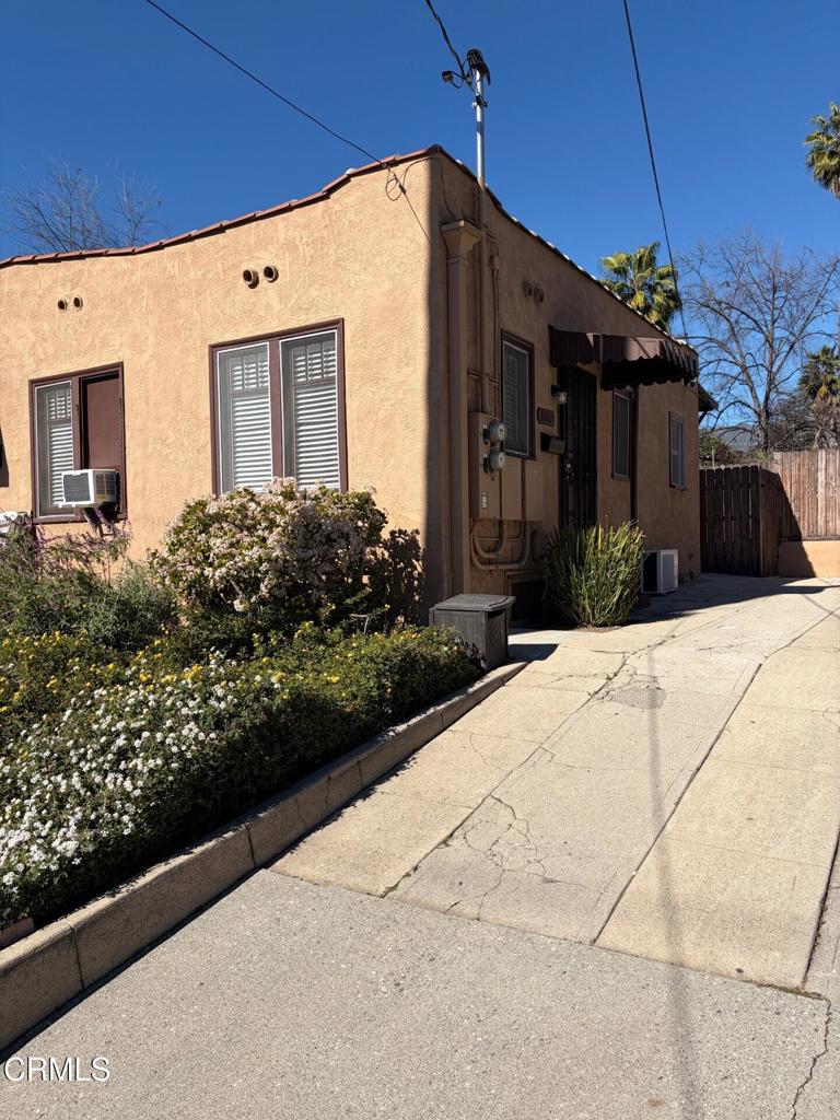 1107 E Howard Street