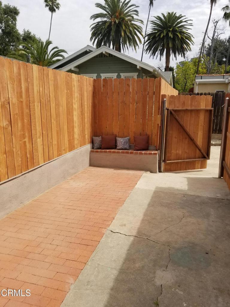 1107 E Howard Street