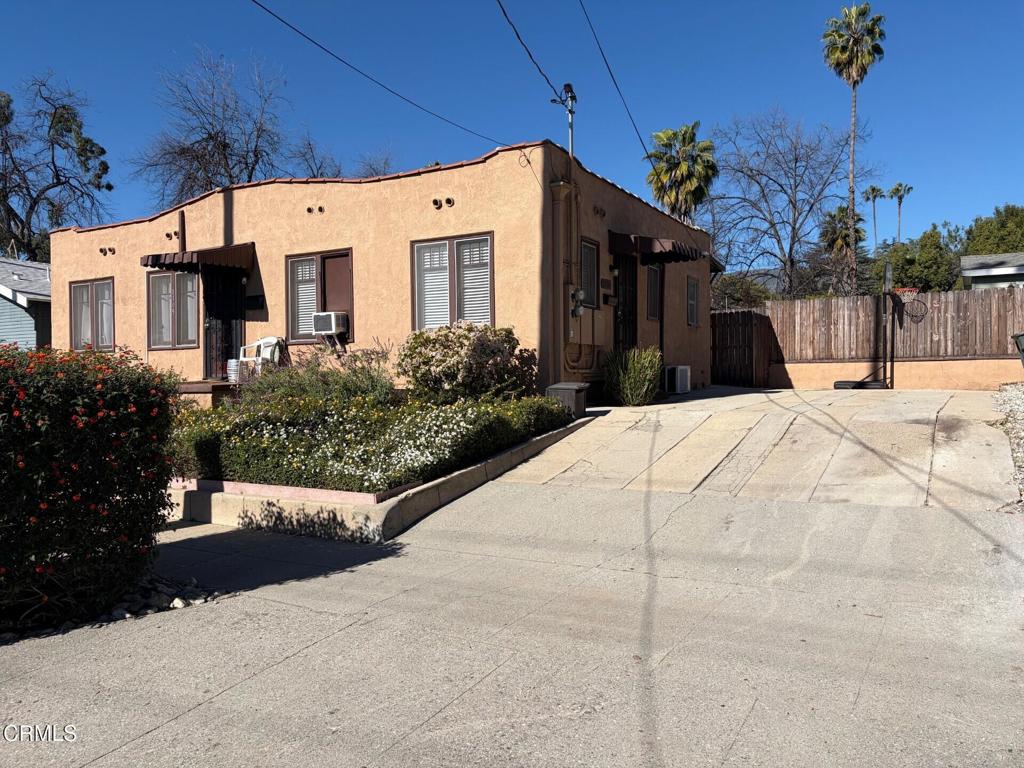 1107 E Howard Street