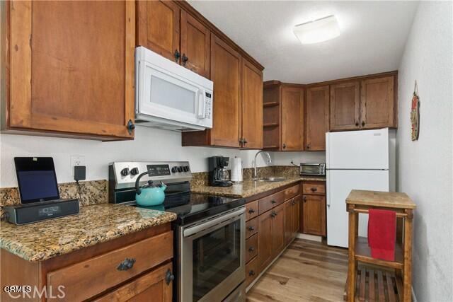 2821 N Los Felices Road 208