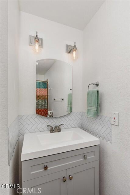 2821 N Los Felices Road 208