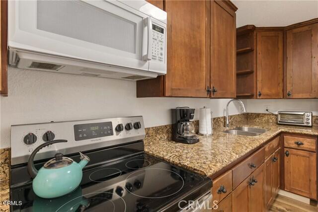 2821 N Los Felices Road 208