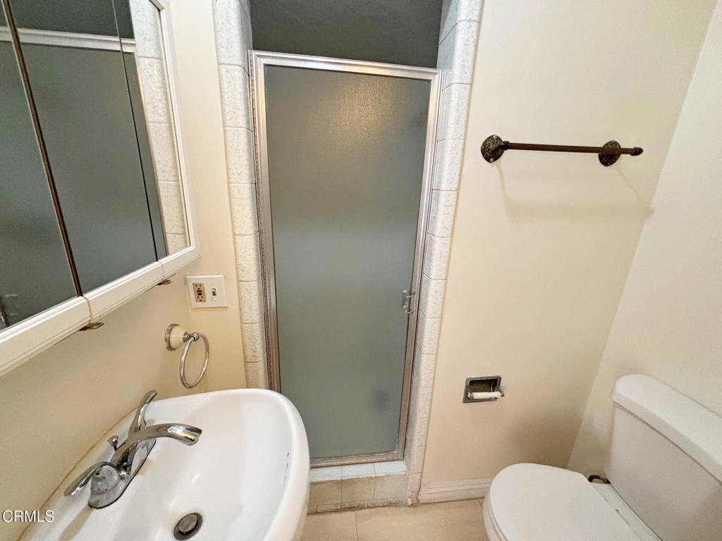 210 W Woodruff Avenue