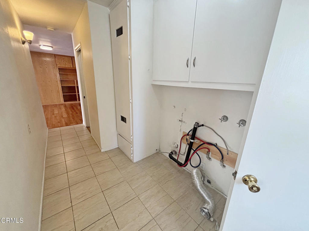 210 W Woodruff Avenue