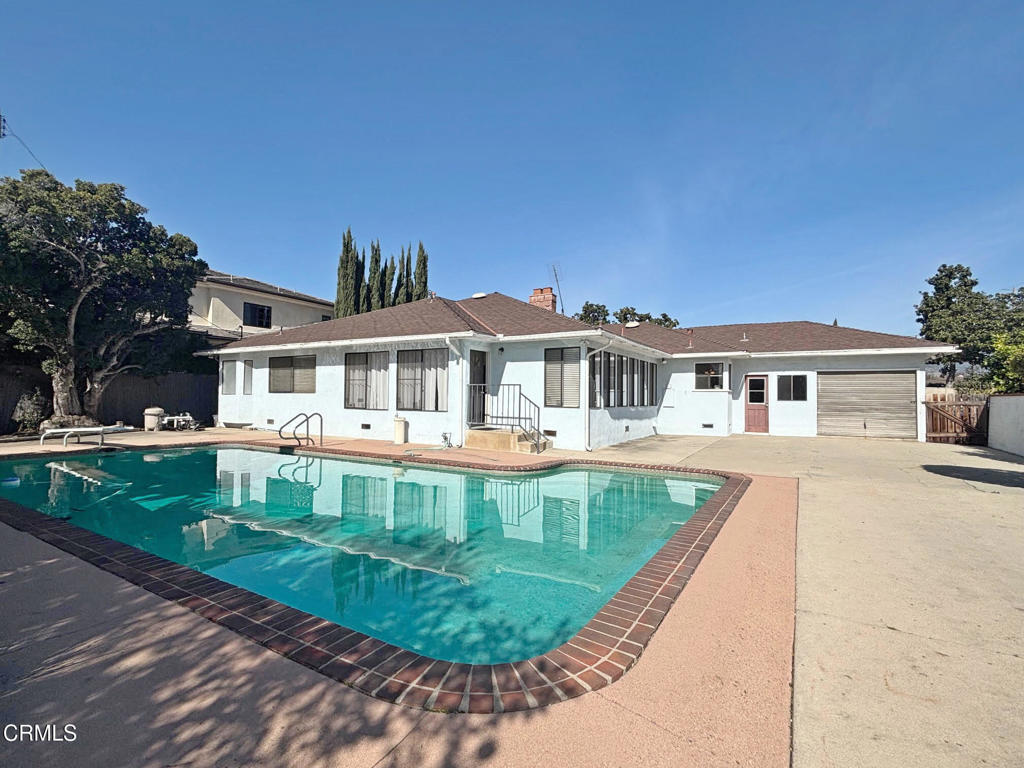 210 W Woodruff Avenue