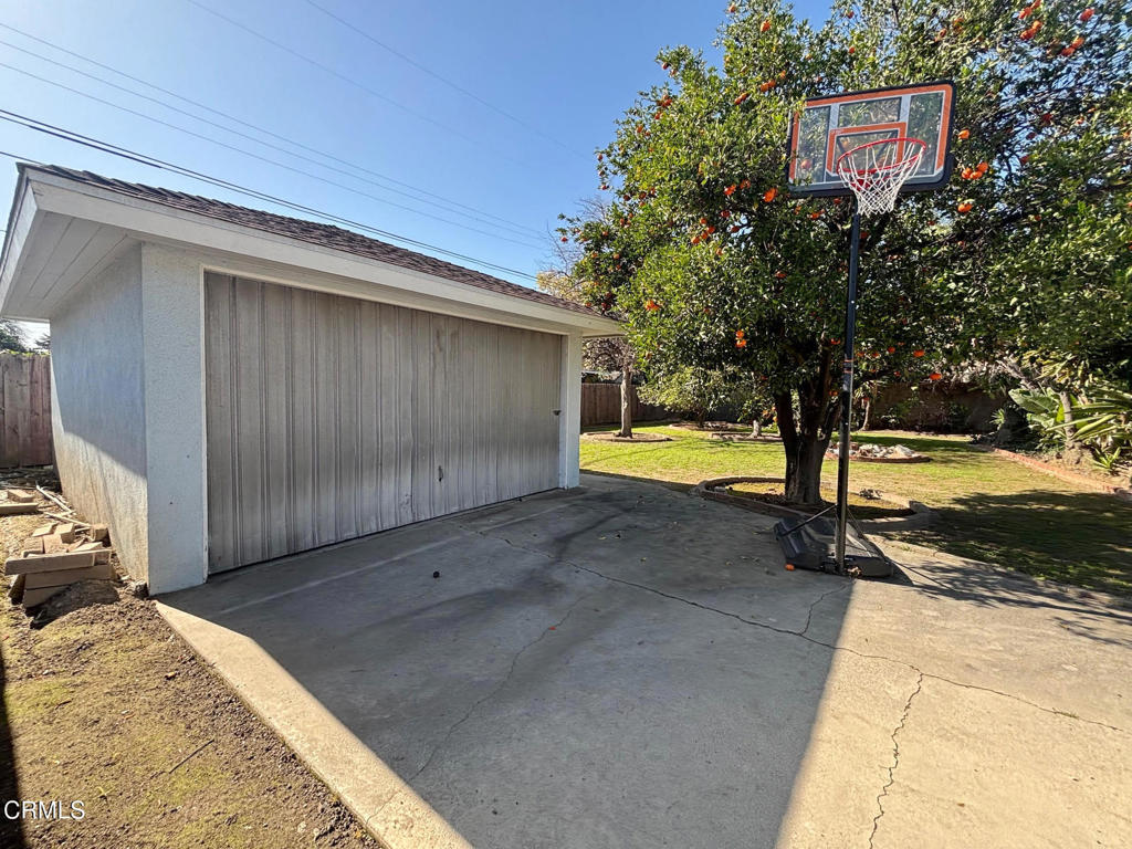 210 W Woodruff Avenue