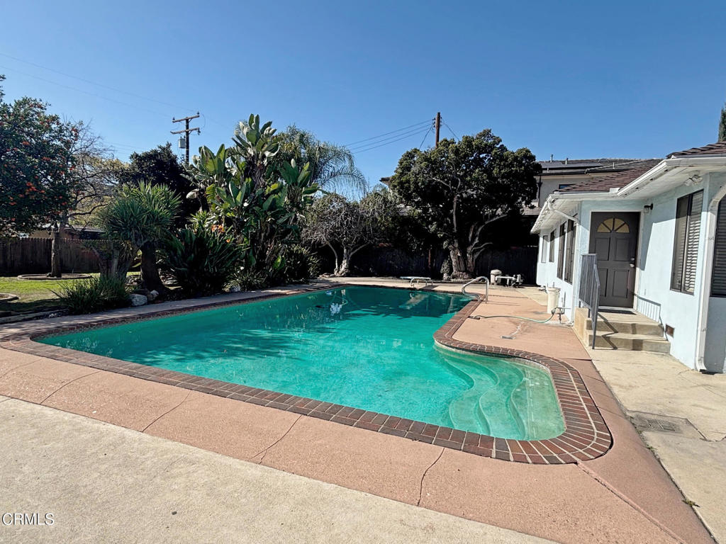 210 W Woodruff Avenue