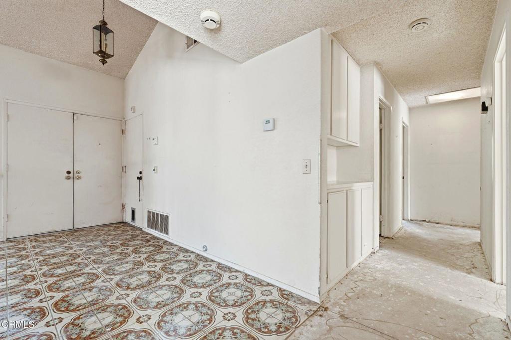 295 E Blue Mountain Way