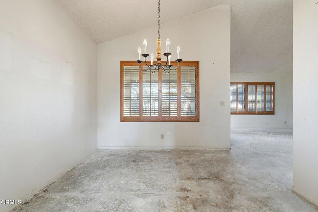 295 E Blue Mountain Way