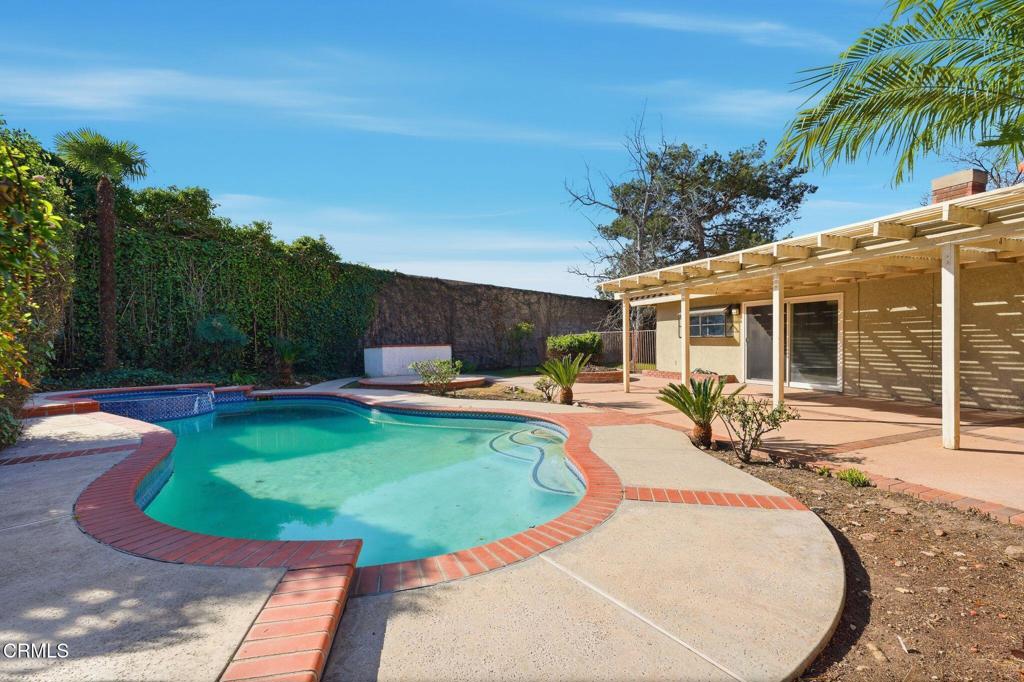 295 E Blue Mountain Way