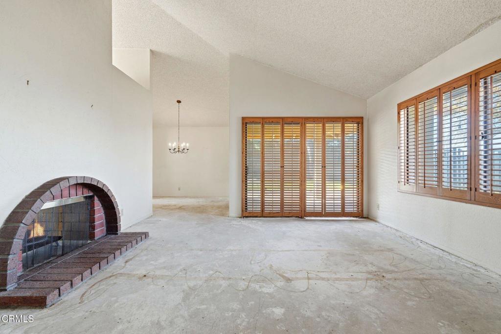 295 E Blue Mountain Way