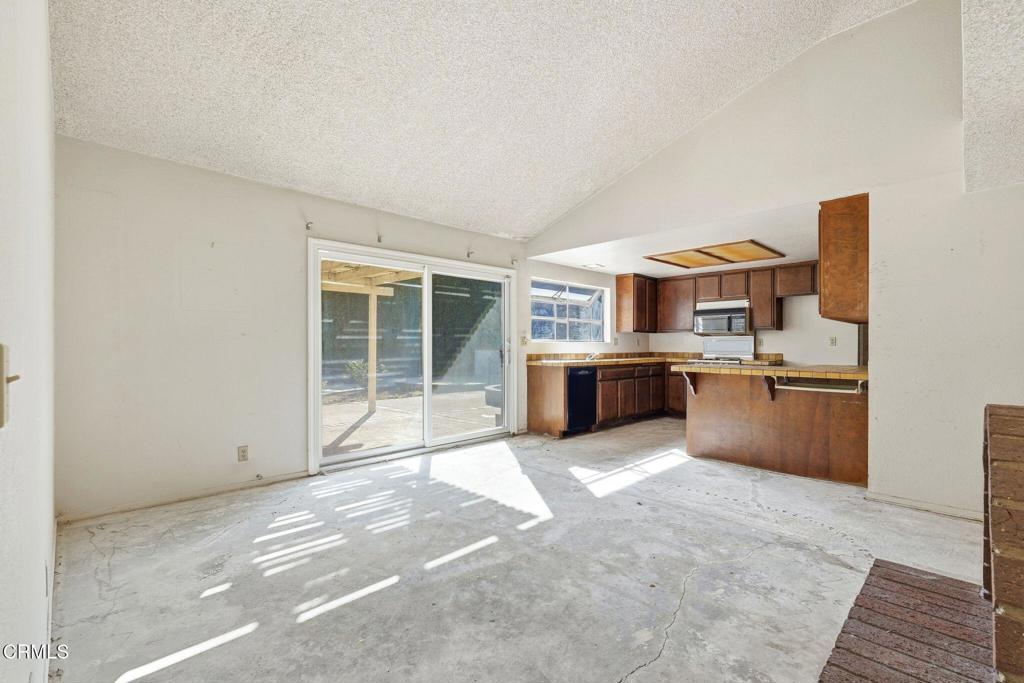 295 E Blue Mountain Way