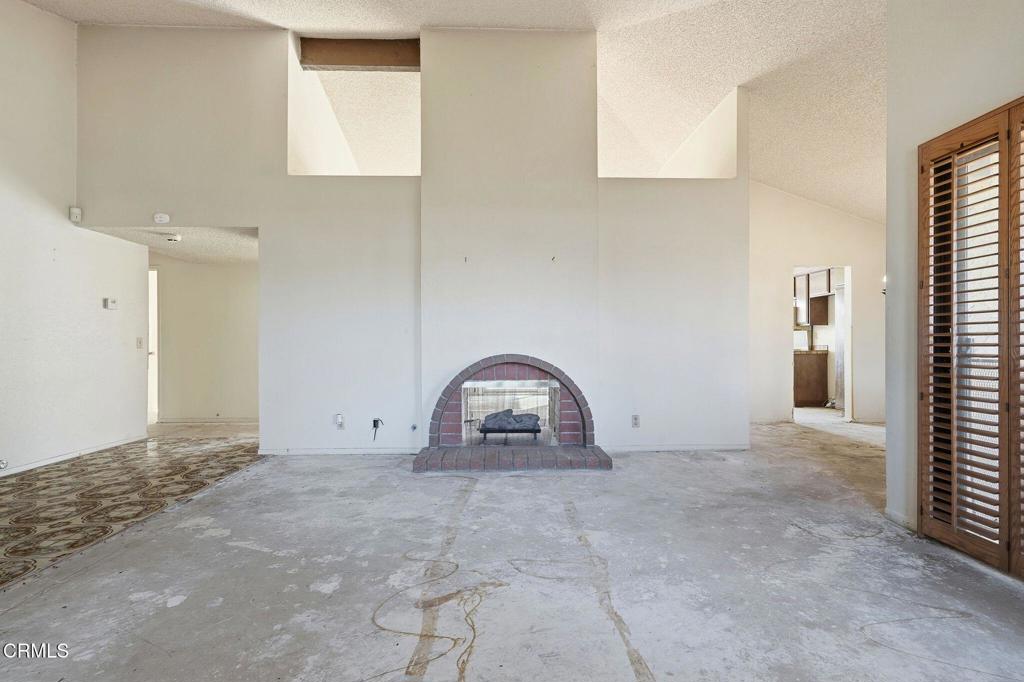 295 E Blue Mountain Way