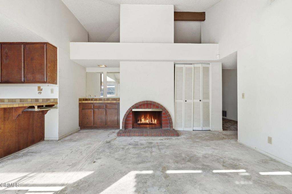 295 E Blue Mountain Way