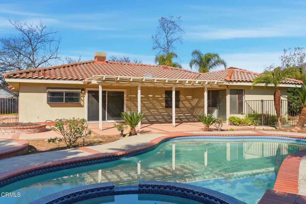 295 E Blue Mountain Way