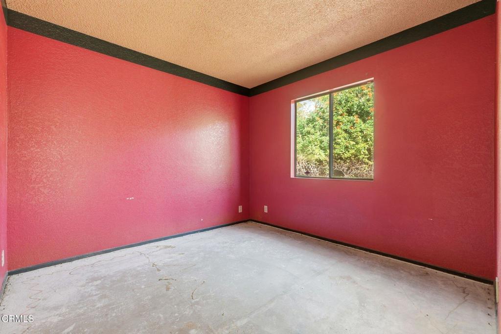 295 E Blue Mountain Way