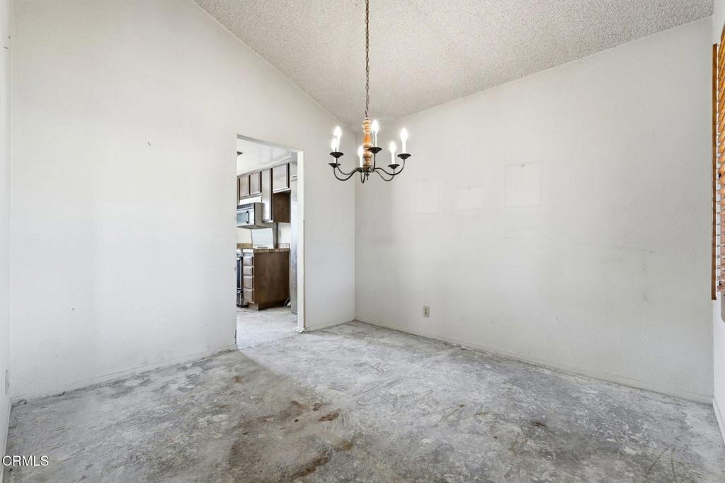 295 E Blue Mountain Way