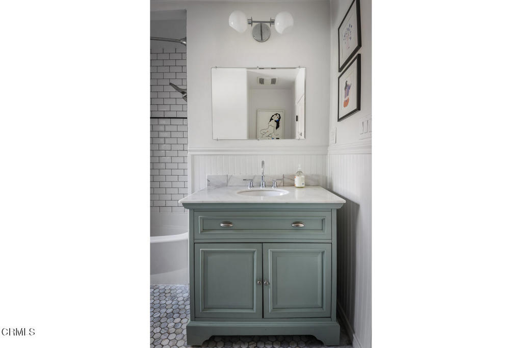 559 MacDonald Street