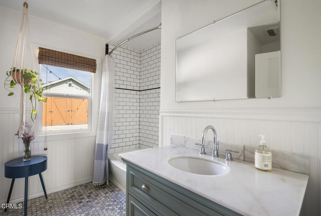 559 MacDonald Street