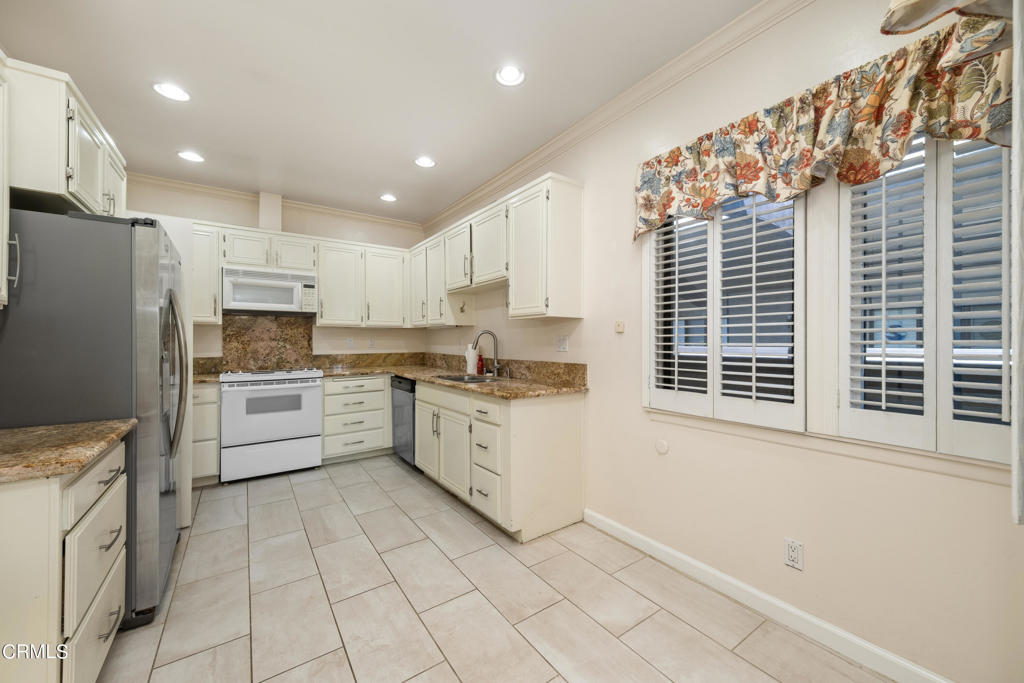 111 S Orange Grove Boulevard 309