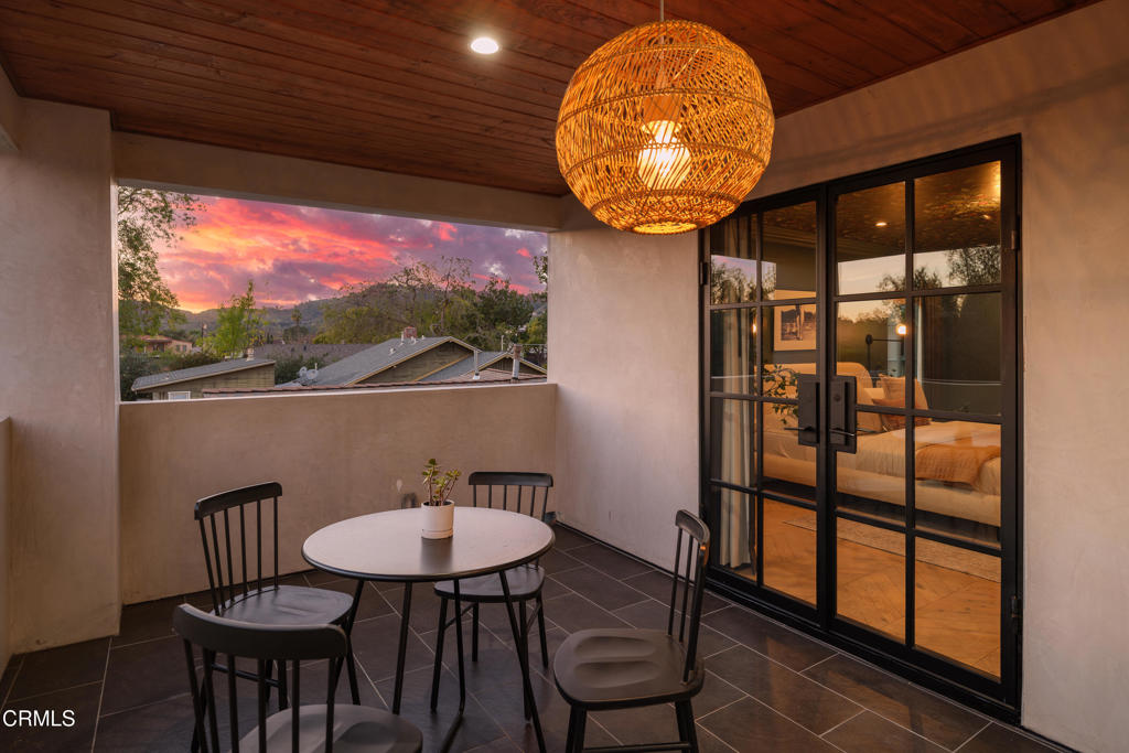 546 W Claremont Street