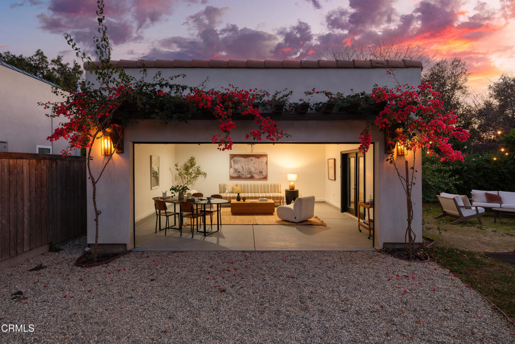 546 W Claremont Street