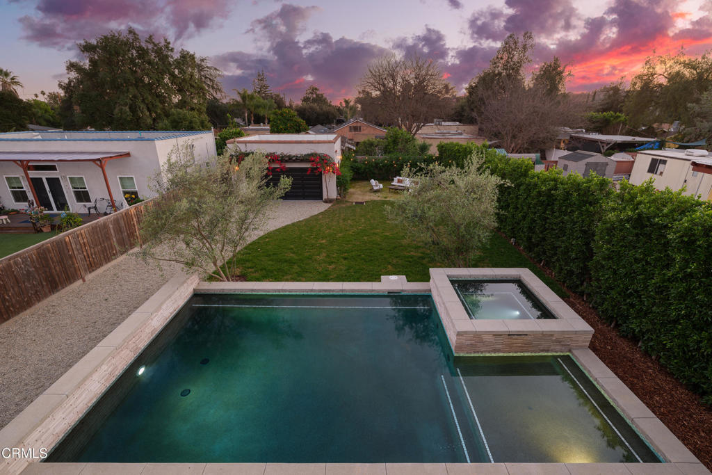 546 W Claremont Street