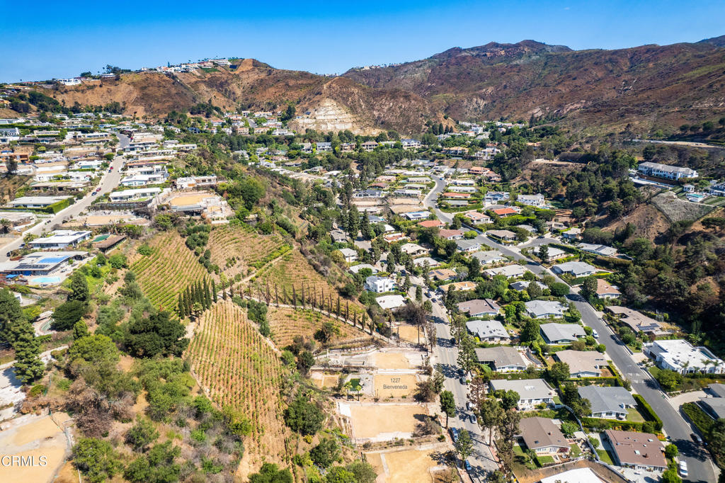 1227 Bienveneda Avenue