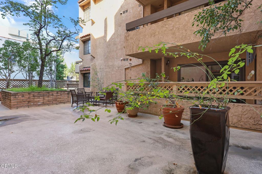 640 S Lake Avenue 105